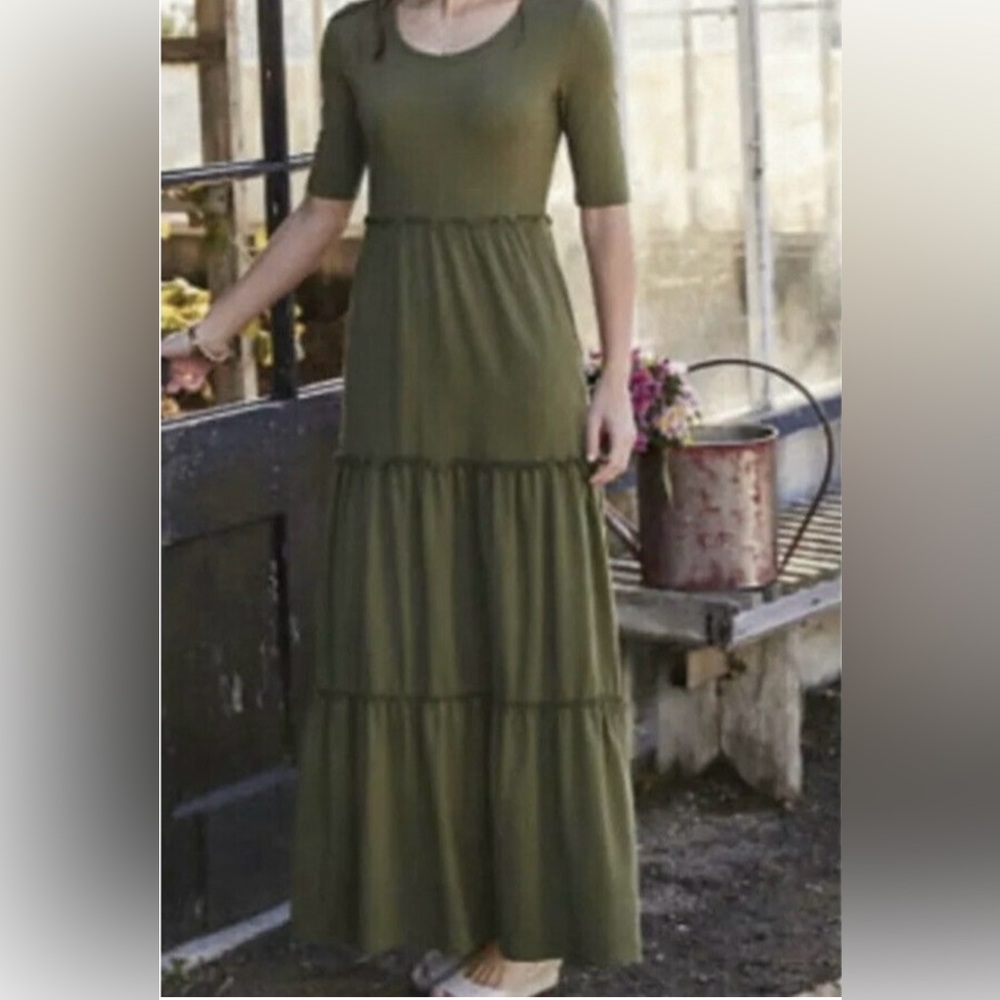 Matilda Jane New Day Avocado Green 3 Tiered w/ Pockets Maxi Dress Women’s Size M